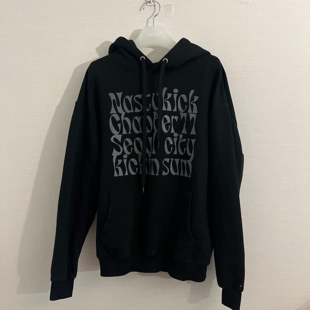 네스티킥 후드티