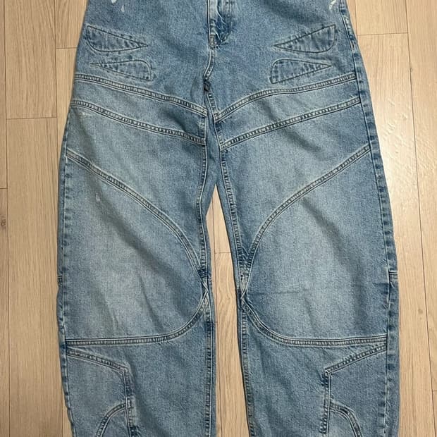 자라(Zara) 와이드 커브드 데님 30 급처