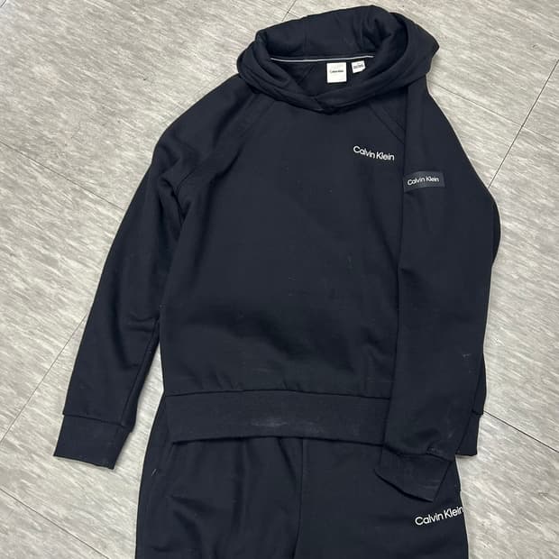 캘빈클라인 블랙 후드 트레이닝 세트