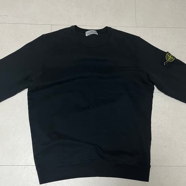 스톤아일랜드 맨투맨 정품 새상품급