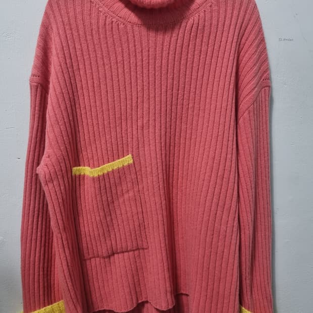 럭키슈에뜨 니트 폴라 티