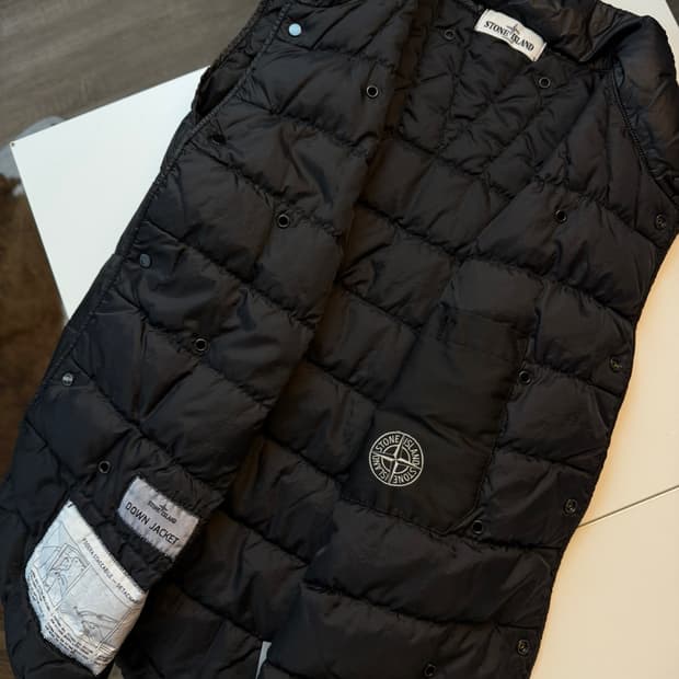 스톤 아일랜드 내피 다운 베스트 