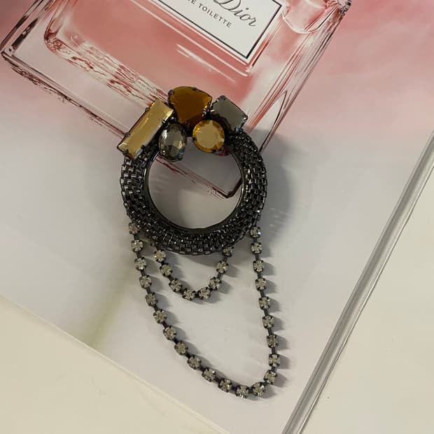 빈티지 메탈 큐빅 브로치