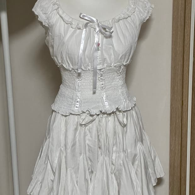 화이트 셔링 레이스 세트