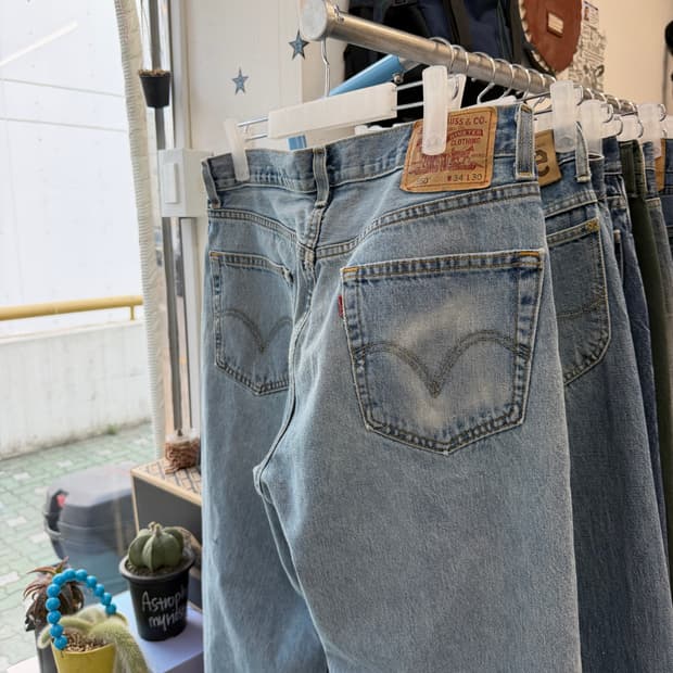 00s Levi’s 550 (34X30)