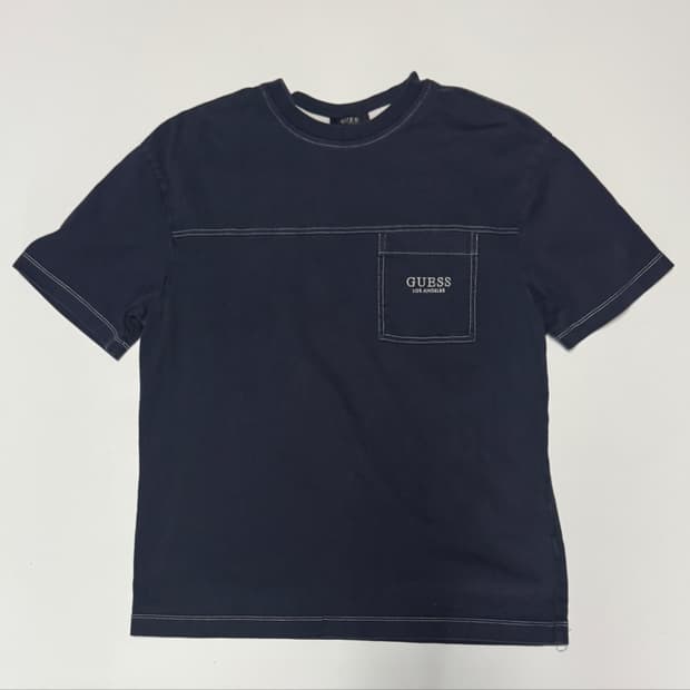게스 Guess 22ss 스티치 원 포켓 반팔 티셔츠 M 네이비