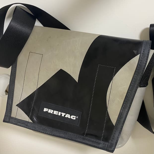 프라이탁 라씨 그레이 블랙 실버 ( 민트텍 O)