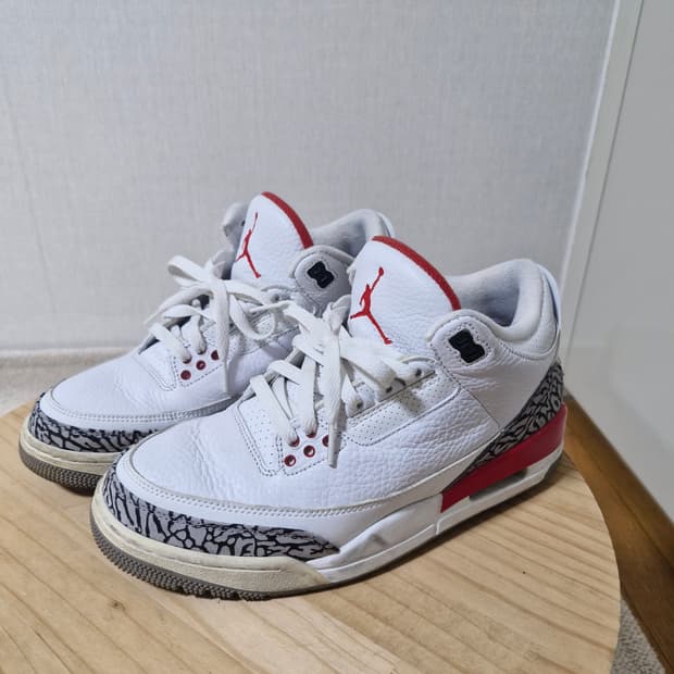 나이키 에어 조던 3 화이트 시멘트 260