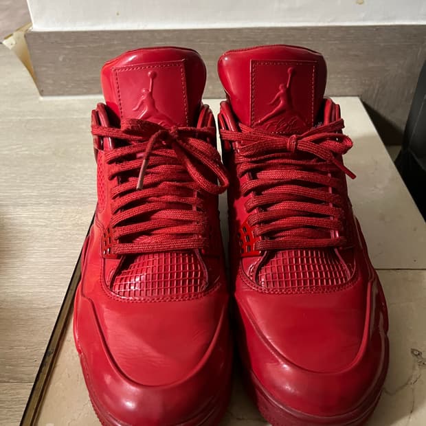 조던 4 유니버시티 레드 275