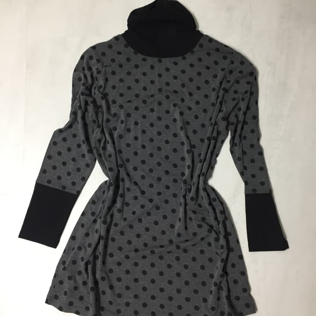 그레이 도트 땡땡이 배색 터틀넥 롱티셔츠