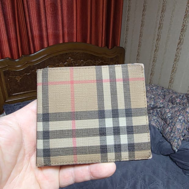 (정품) 버버리 체크 반지갑/80166111/개인/팝니다.