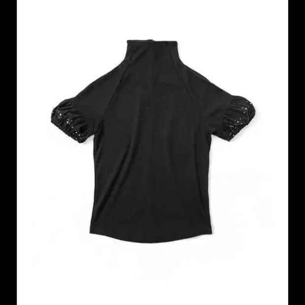 ulika High neck top 구해요