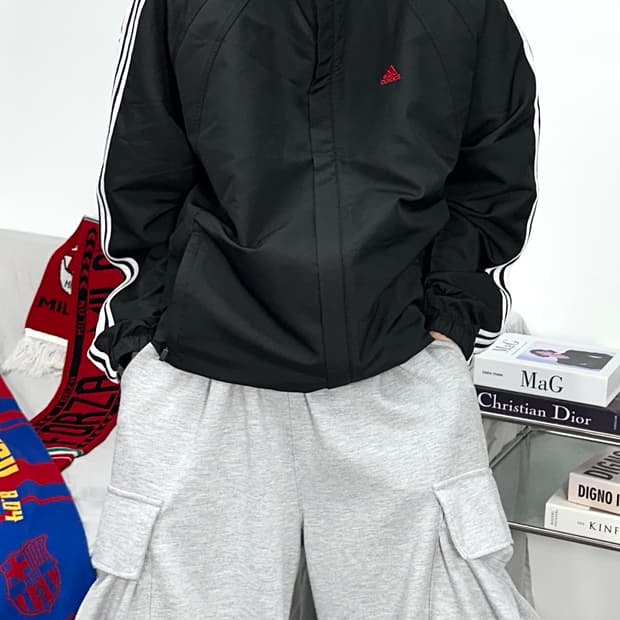 아디다스 블랙 화이트 삼선 바람막이 XL