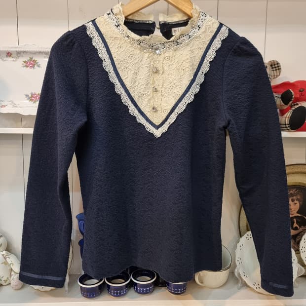 axes femme 악세스팜므 네이비 레이스 빅카라 블라우스