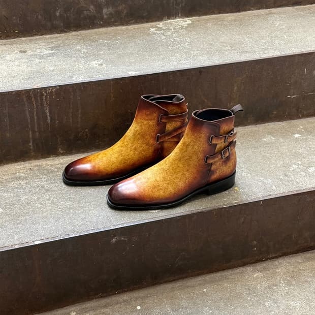 다이아몬드 워커 브라운 파티나 버클 조퍼 부츠