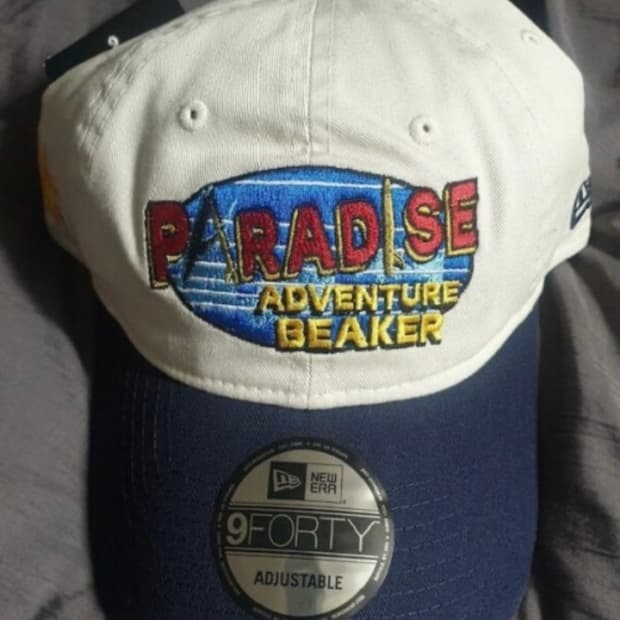 뉴에라 x 비이커