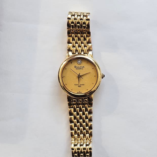 Bulova(부로바) Super Seville 쿼츠 금장시계 빈티지