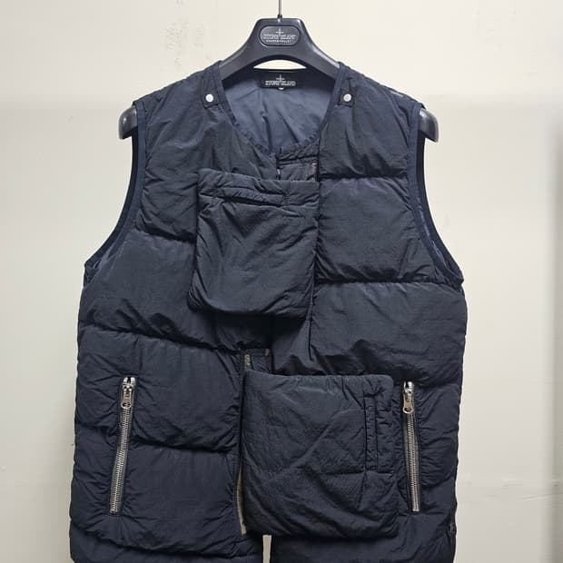 스톤아일랜드 쉐도우 프로젝트 나슬란 스카라베오 패딩 조끼