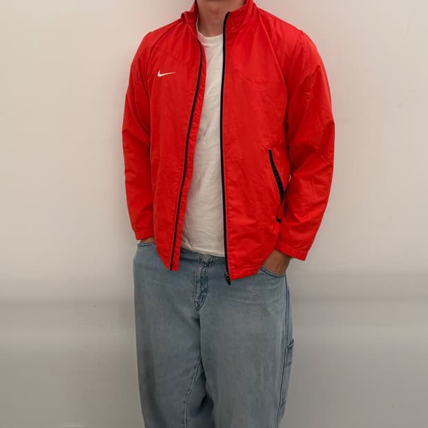 나이키 스우시 바람막이
