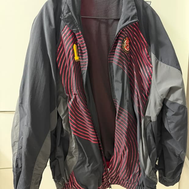 슈프림 s로고 트랙자켓 xl 급처