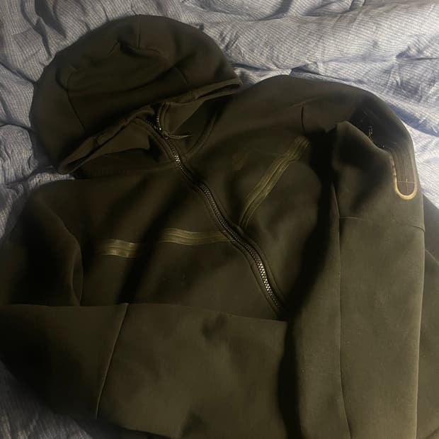 검정 나이키 테크팩M