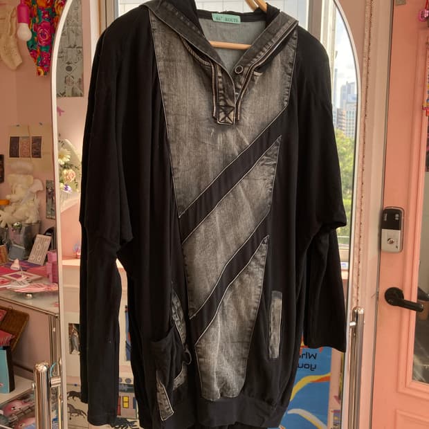 에스닉 블랙 컷팅 후드 티셔츠