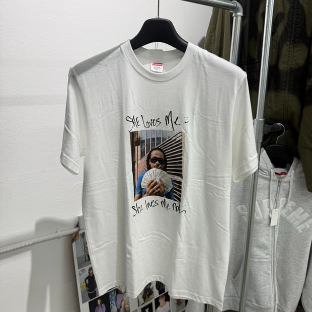 [M] supreme max b tee