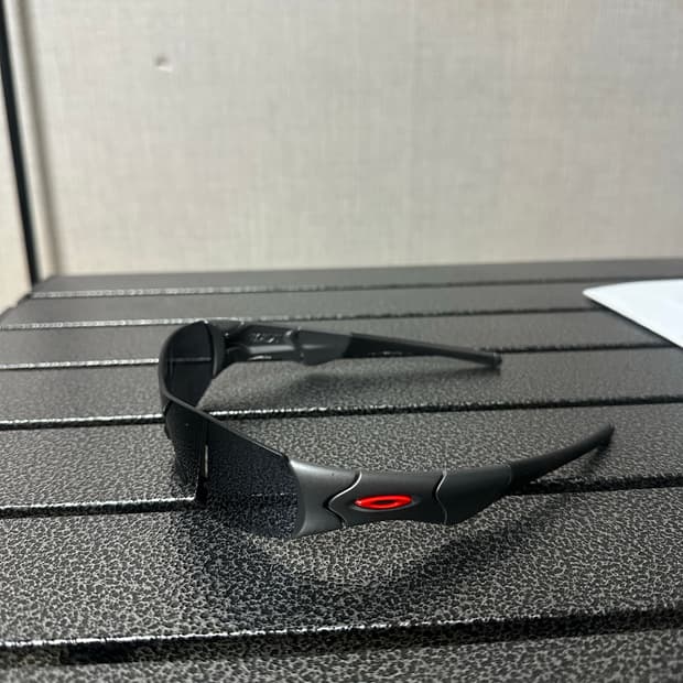 오클리 두카티 선글라스