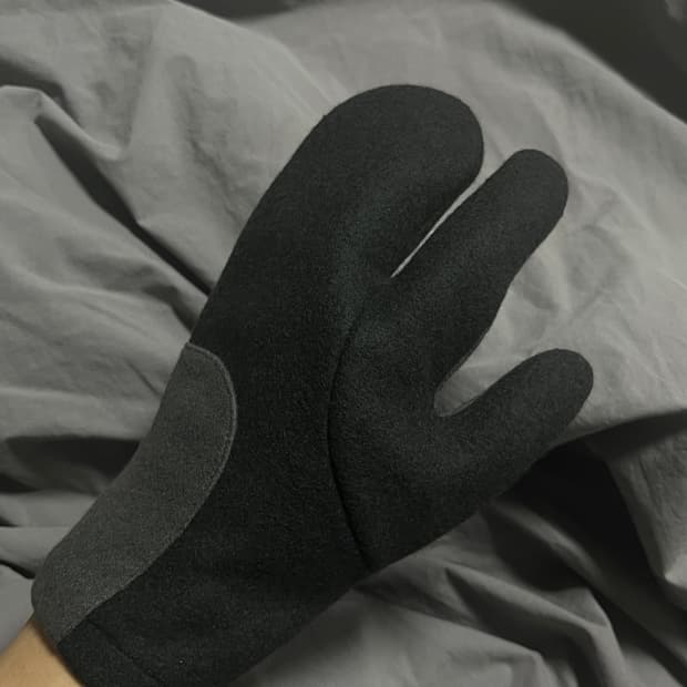 폴리테루 글러브