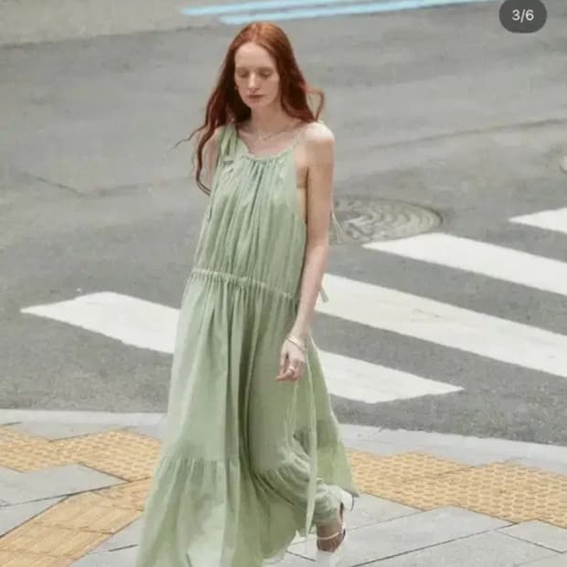 VALERIO Neck String Point Sleeveless