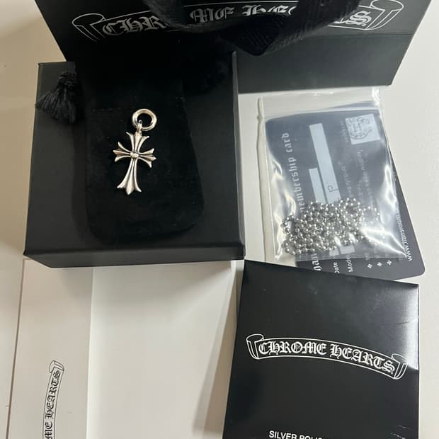 크롬하츠 타이니크로스 참