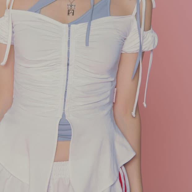 새상품) 뉴얼린 Tinkerbell Hook shirring Blouse