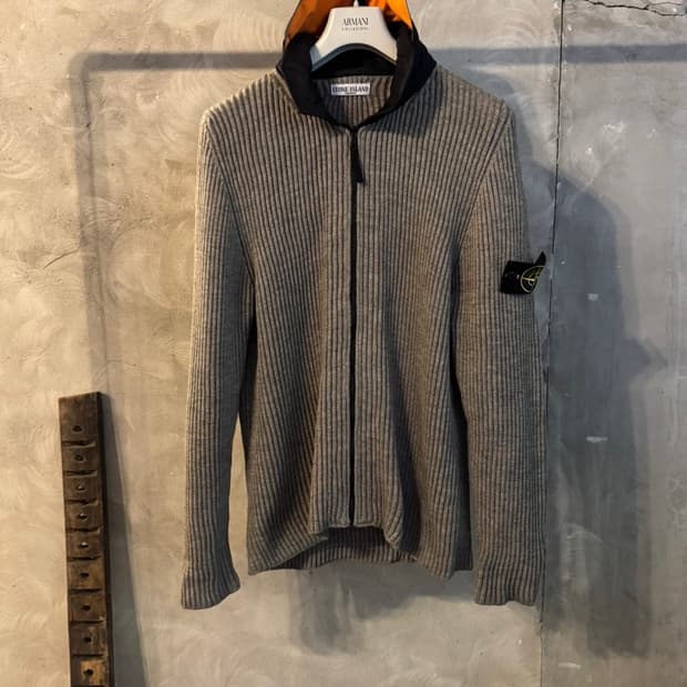 스톤 아일랜드 짚업 가디건 105