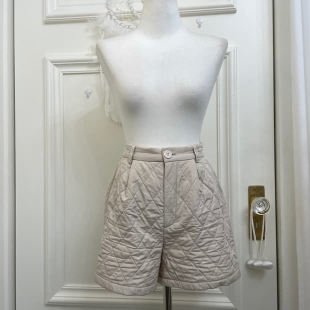 beige basic  padding short pants(size-L)