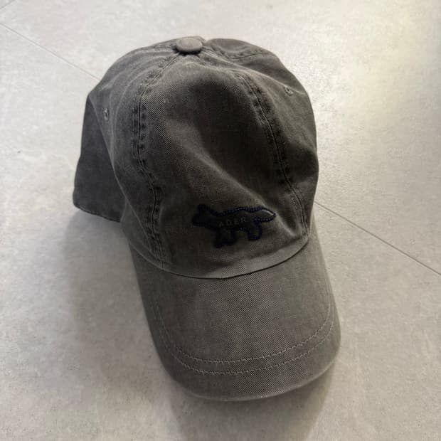 아더에러 메종키츠네 볼캡