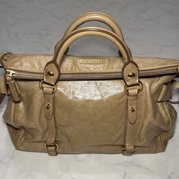 미우미우 비텔로 사첼백