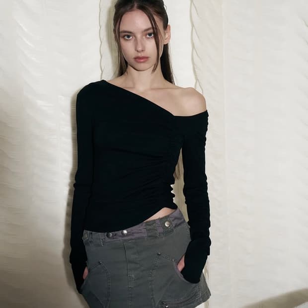 플노팔 Hayden Unbal Shirring Long Sleeve
