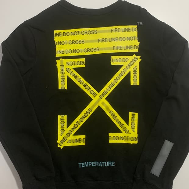 오프화이트 블랙 맨투맨