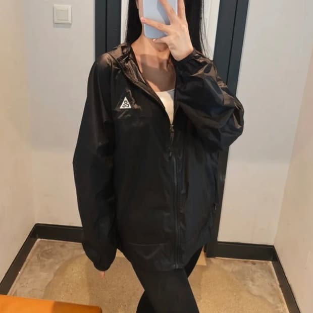 우먼) 나이키 acg 신더콘 바람막이 s 새상품
