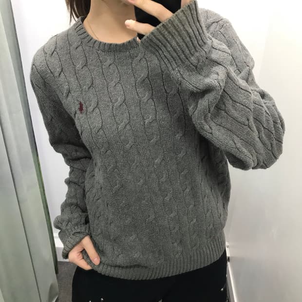 폴로 그레이 꽈베기 니트