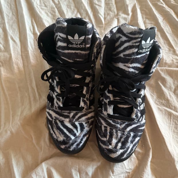 아디다스 제레미스캇 운동화