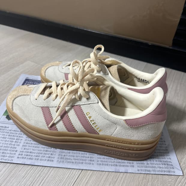 (새상품) 아디다스 가젤 볼드 스니커즈 240