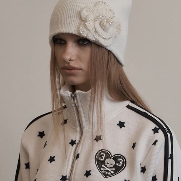 PEARL CORSAGE BEANIE / IVORY