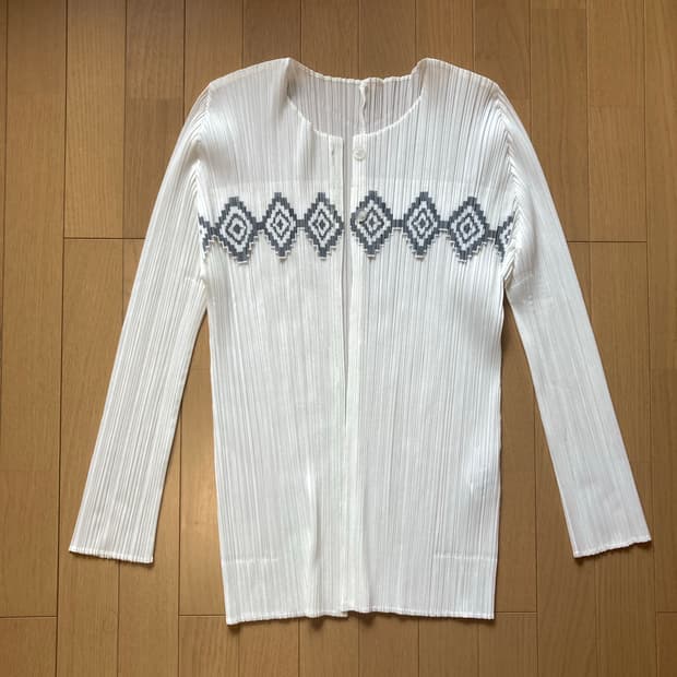 이세미야케 플리츠플리즈 Patterned Pleated 가디건