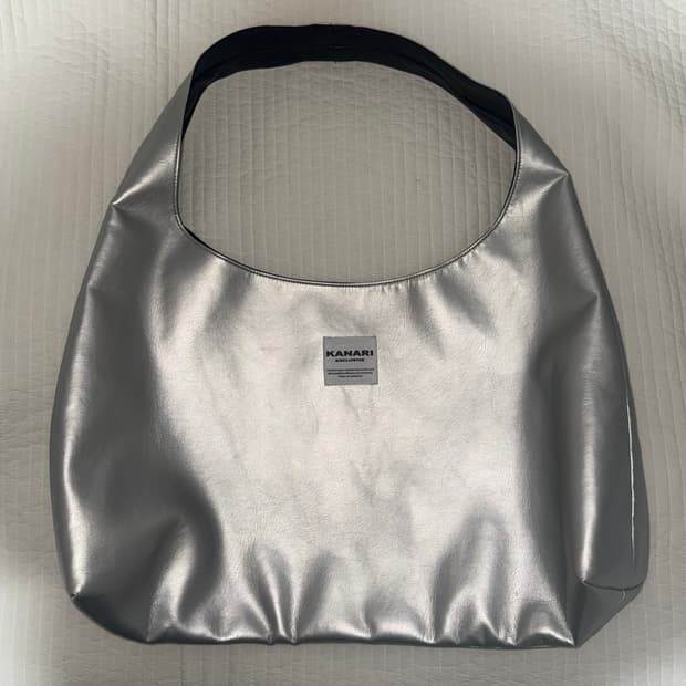 카나리 리버시블 호보백 숄더백 블랙 실버 