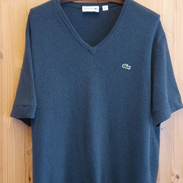 77.라코스테 브이넥니트