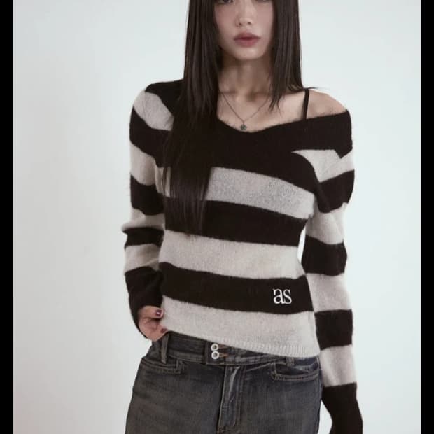 애즈온 포니 스트라이프 니트