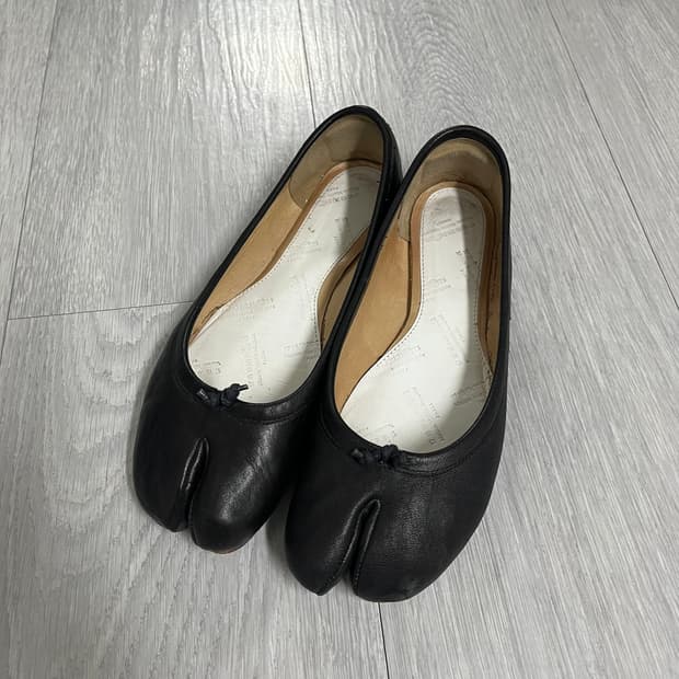 메종 마르지엘라 타비 플랫 블랙 36.5