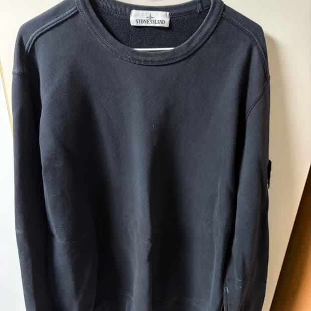 스톤아일랜드 맨투맨입니다 