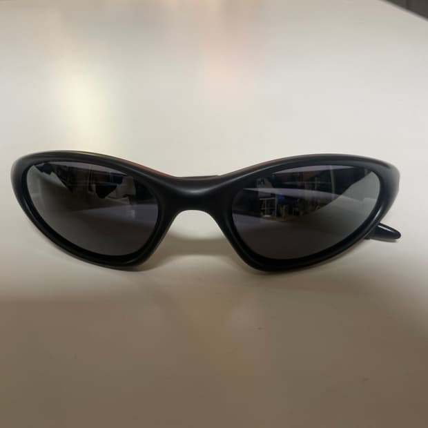 오클리 미뉴트 매트블랙 선글라스